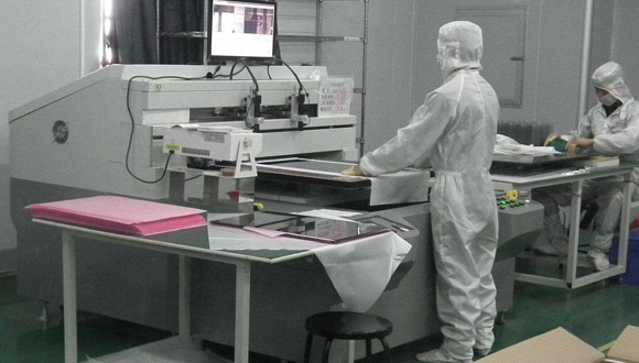 玻璃切割万搏集团有限公司
操作者应熟悉设备的性能和结构